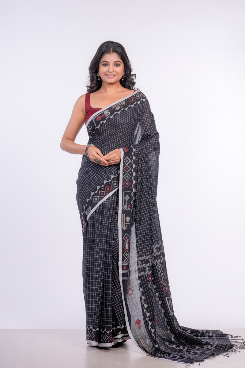 Ethereal Blossom Black and White Handwoven Cotton Jamdani Saree