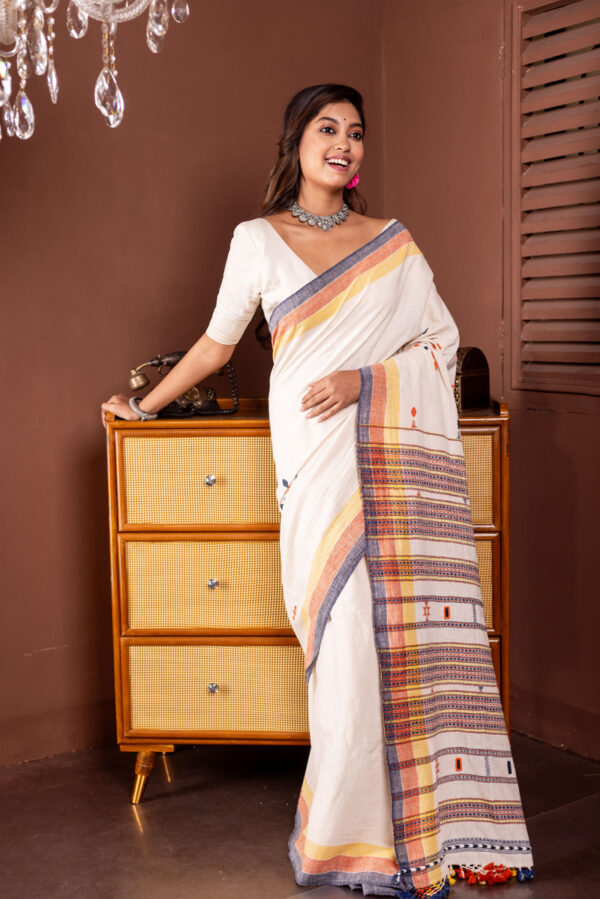 Off-White Grace with Earthy Toned Cotton Bhujodi