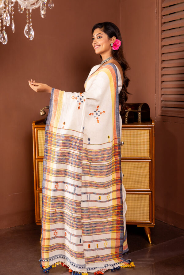 Off-White Grace with Earthy Toned Cotton Bhujodi - Image 3