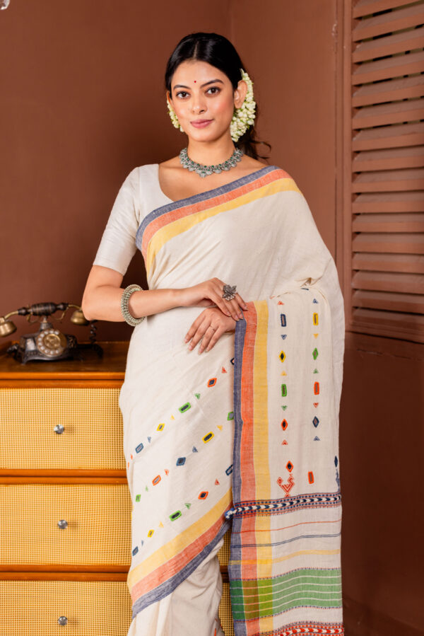 Ivory Elegance with Multicolor Border Cotton Bhujodi - Image 2