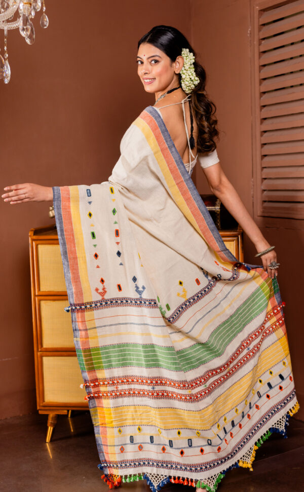 Ivory Elegance with Multicolor Border Cotton Bhujodi - Image 4