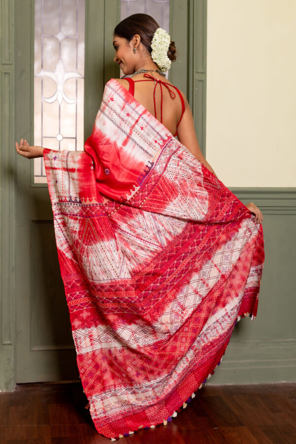 Crimson Whisper: Red & White Silk Lambani - Image 4